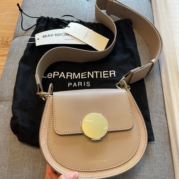 Le Parmentier Paris Yucca Suede and leather bag 
Color: Nude - Picture 2 of 6